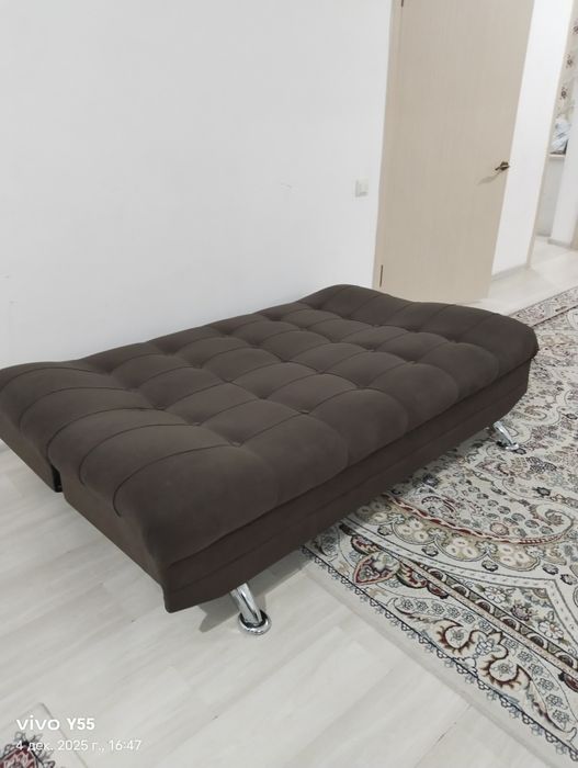 Диван кровать . Диван