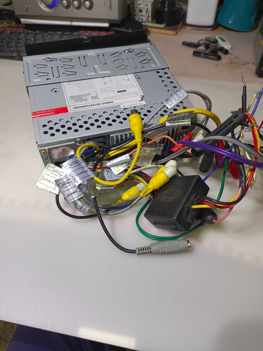 Магнитола AVH-P6083