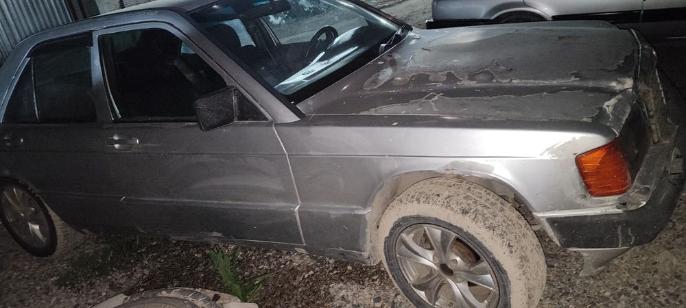 Запчасти на Мерседес 190