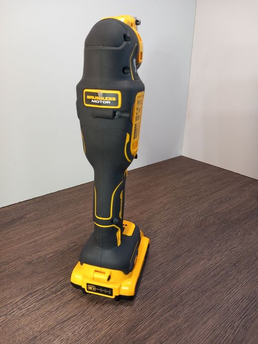 Vând multifuncțională Dewalt