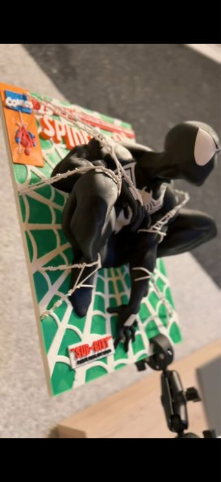 Spider Man black suit