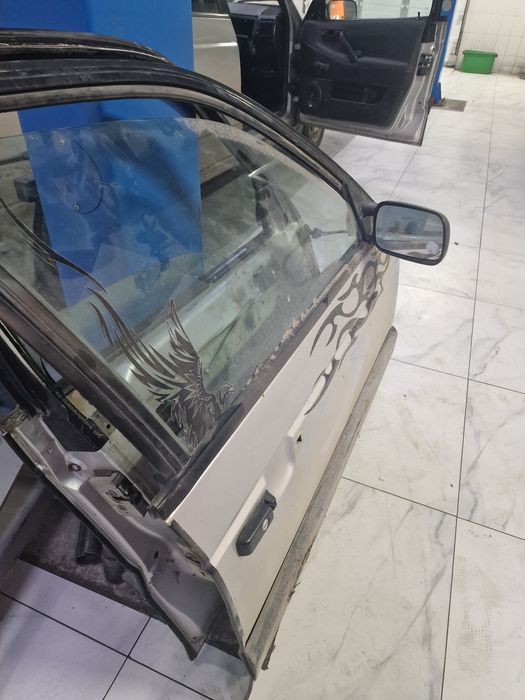 Передние двери VW passat b3 универсал
