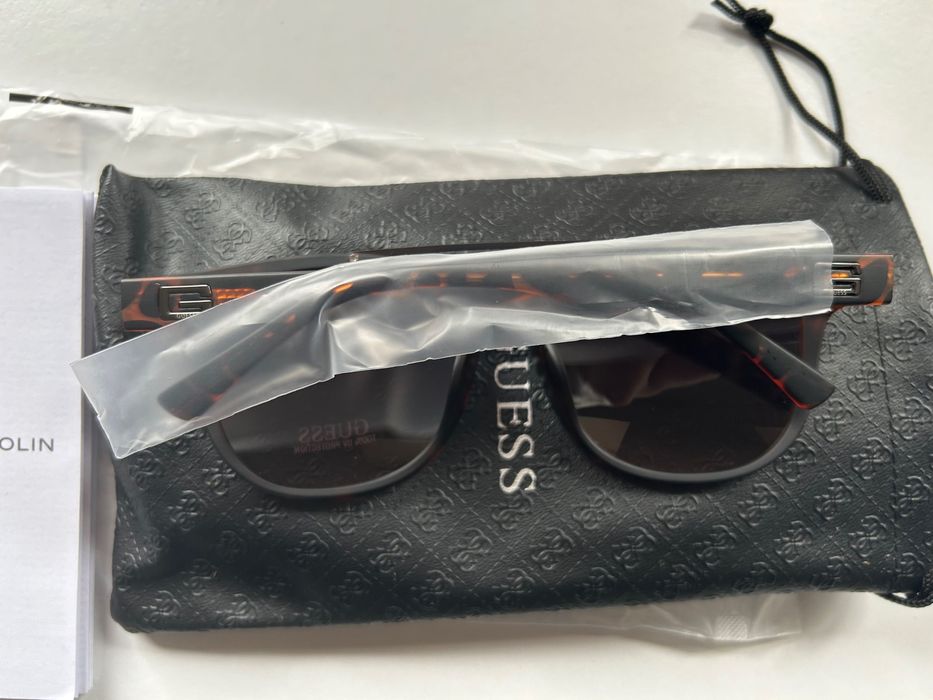 Слънчеви очила Guess