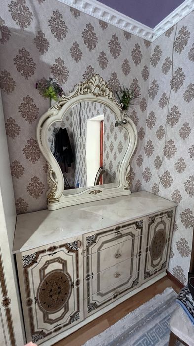 Спальный гарнитур