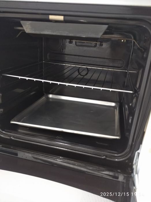 Газовая плита Darina.