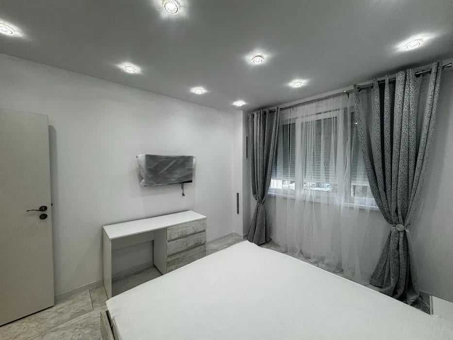 Дава се под наем Тристаен апартамент в София, Красно село - 85 кв.м за 714 € - Снимка #4