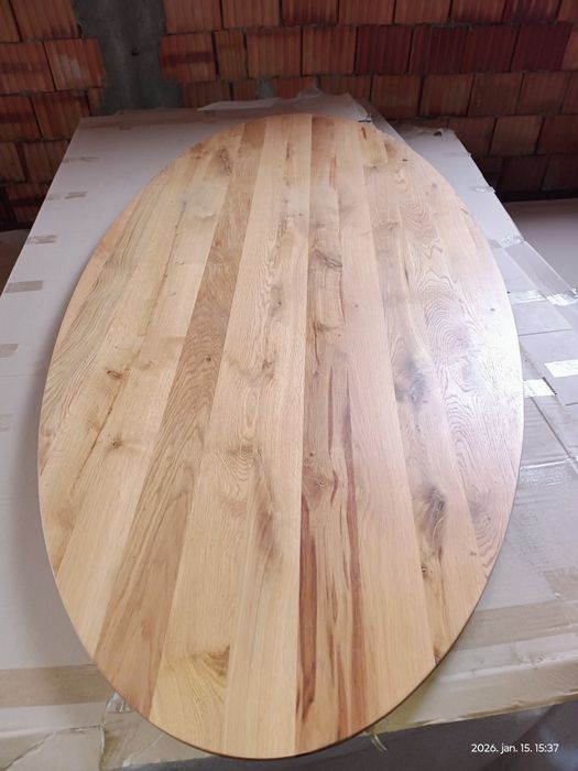 Masă din lemn masiv