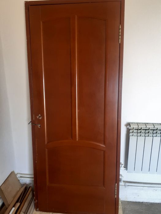 Продам деревянные двери