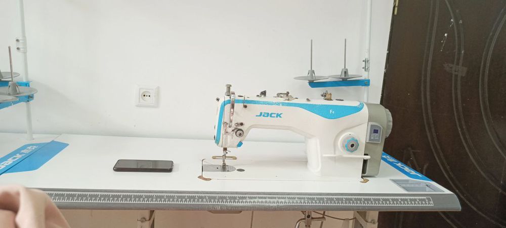 IDEAL holatdagi tikuv mashinasi