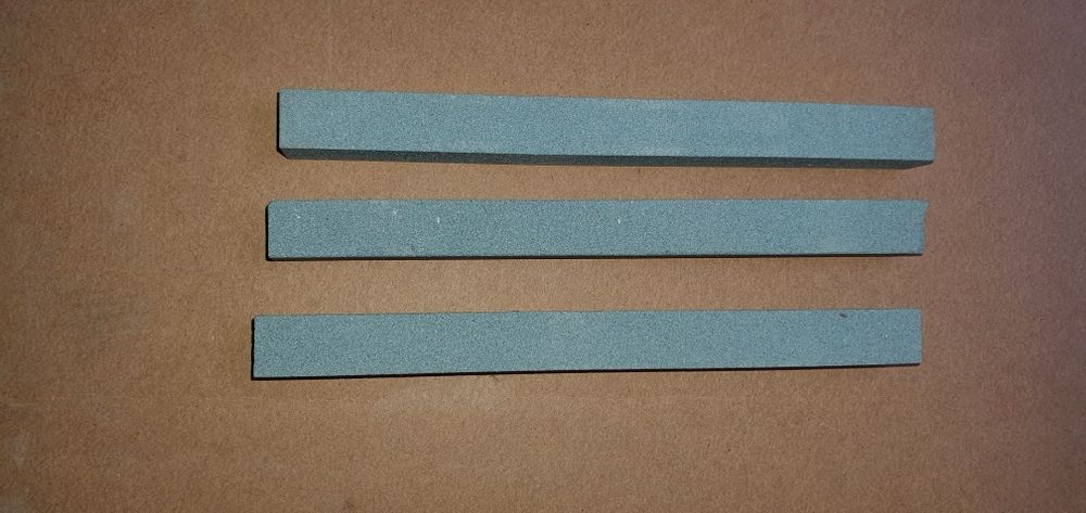 Брусок точильный  для ножей и инструментов по цене 1200 сум  Размер :1