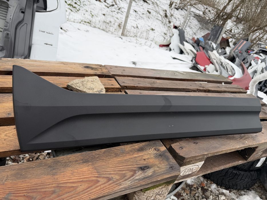 Лайстна врата Volvo XC40