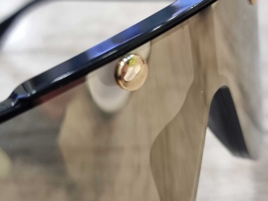 Слънчеви очила MOSCHINO