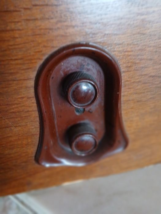 Vand 2 aparate radio functionale