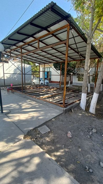 Ишлаб Турган магазин сотилади олдида 45кв лик енгил конструкцияси била