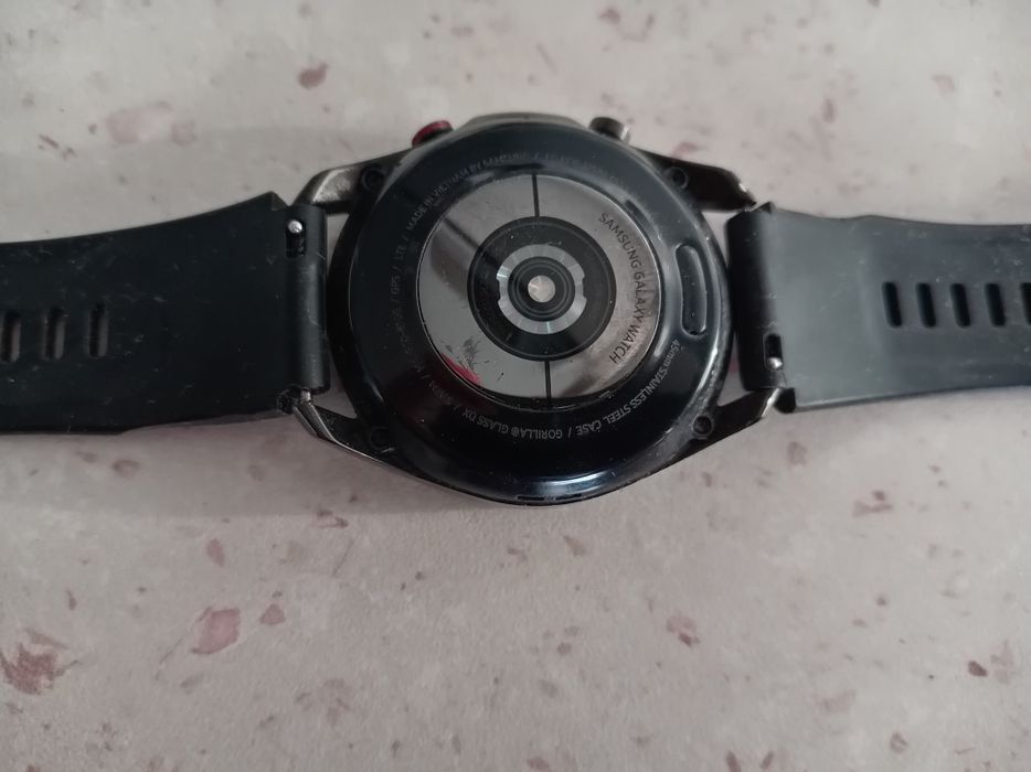 Смарт часовник Samsung