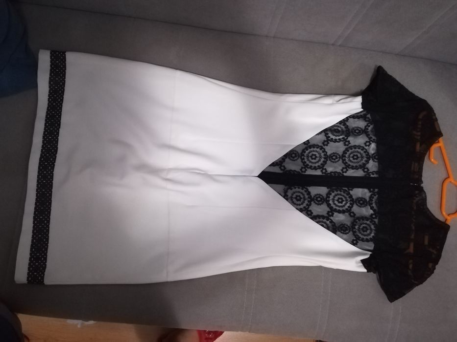 Rochie cocktail alb cu negru