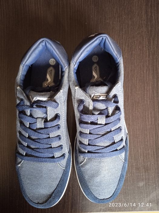 Teniși Veer bărbați.