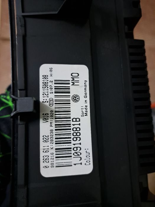 golf 4, ,stop dreapta ceas bord benzina