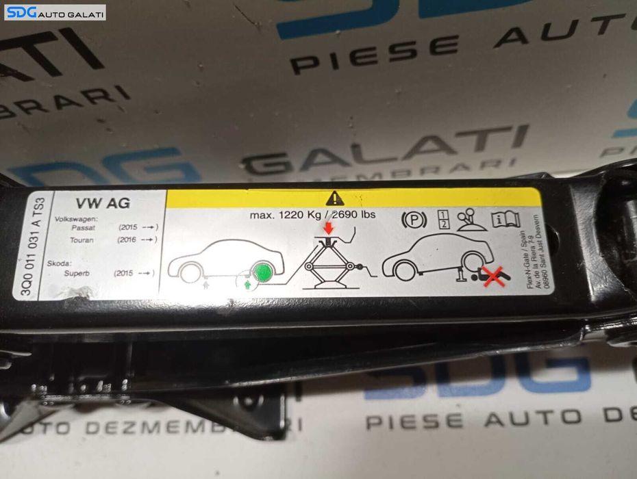 Cric Volkswagen Passat B8 2015 - 2020 Cod 3Q0011031A [M4496]