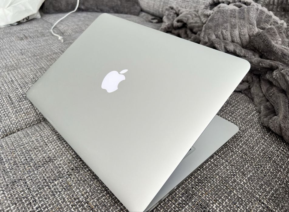 MacBook Air 2017 + Apple magic mouse bonus