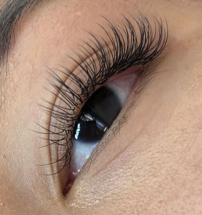 Нарашивание ресницы