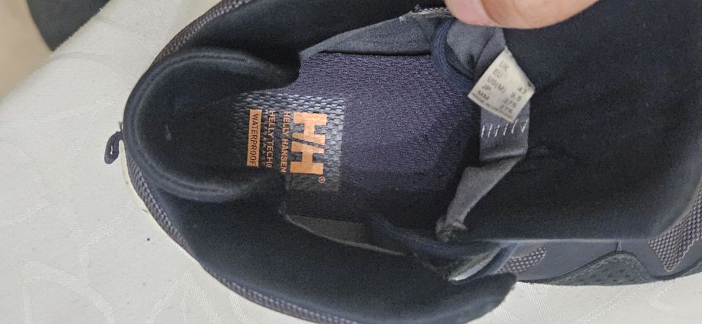 Зимни обувки висок клас водоустойчиви и топлоустойчиви Helly Hansen 43