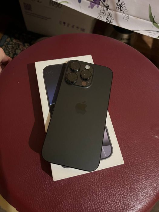 Айфон 16про в хорошем состоянии