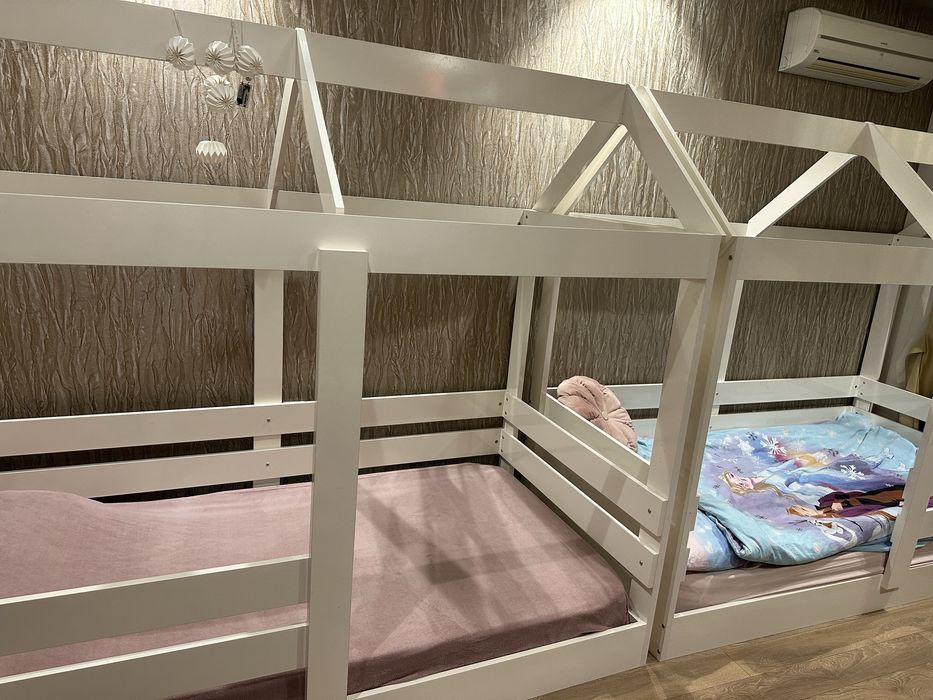 детско легло тип „къщичка“