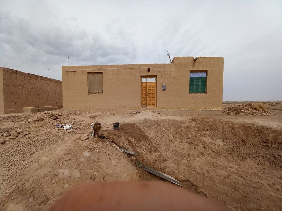 Uy sotiladi. Vadapravut otga wifi otgan. Svet bor.