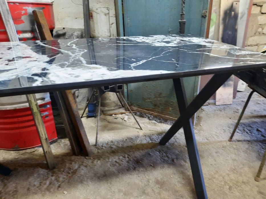 Продам стол из керамогранита