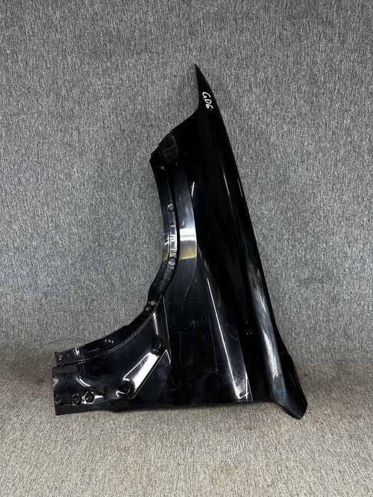 Aripa stanga fata Bmw x6 G06 2019-2024