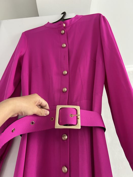 Продам платье в розовом ( малиновом) цвете!