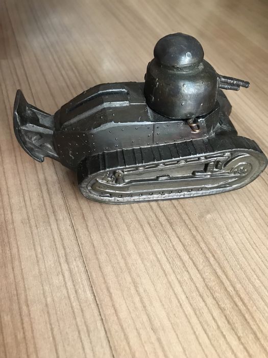 Pusculita veche metal tanc Panzer