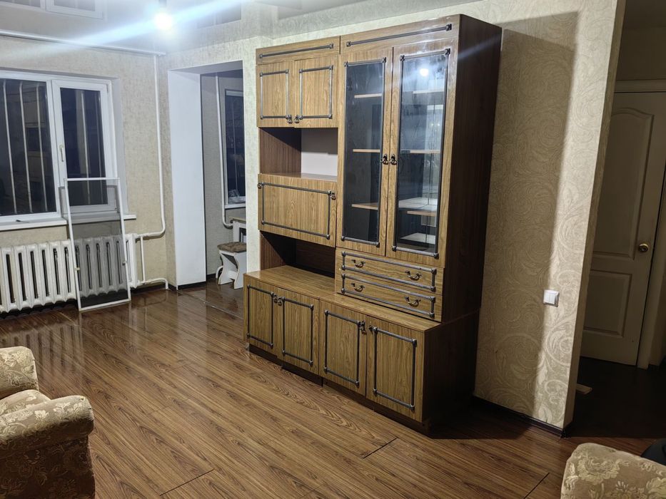 Отдам стенку.