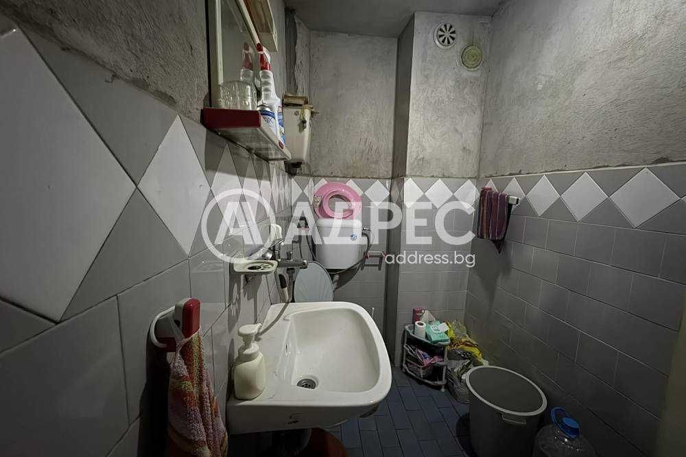 Продава КЪЩА, гр. Попово