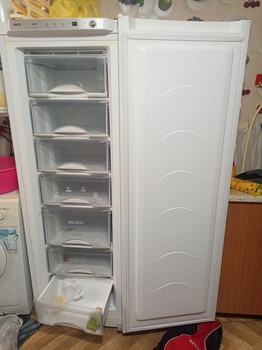 Морозильник 243 литра