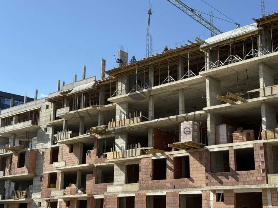 Продава се Тристаен апартамент в Пловдив, Христо Смирненски - 110 кв.м за 1804 €/кв.м - Снимка #2