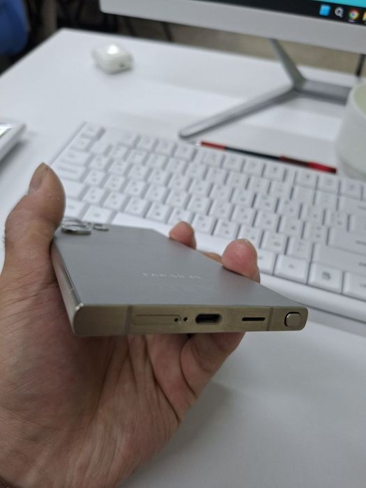 Samsung S24 ultra qisqasi zo'r holatda