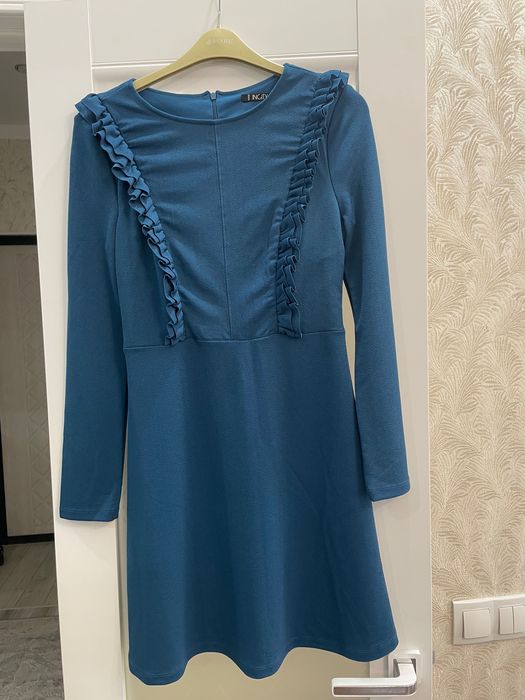 Платья женские разные