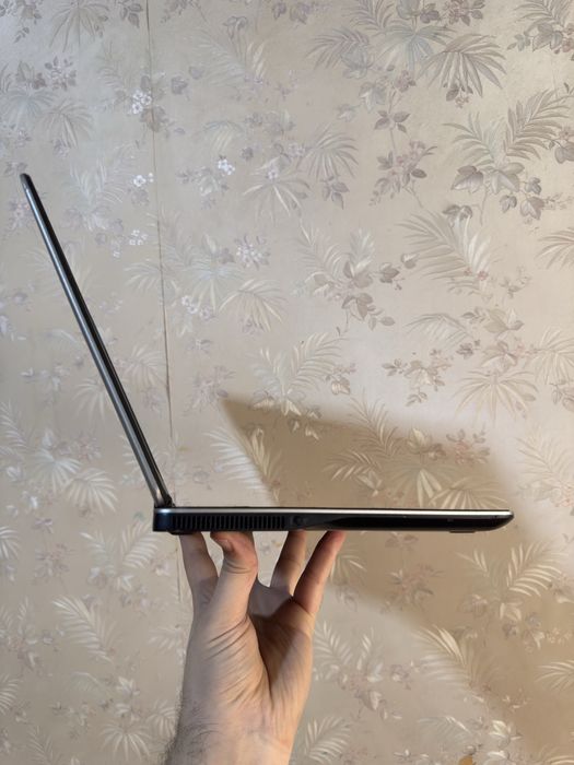 Тонкий, офисный ноутбук Dell