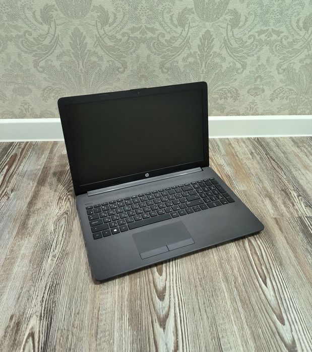 Игровой ноутбук HP/Core i3-7020/Две видеокарты/SSD/8 Гб память ОЗУ/New
