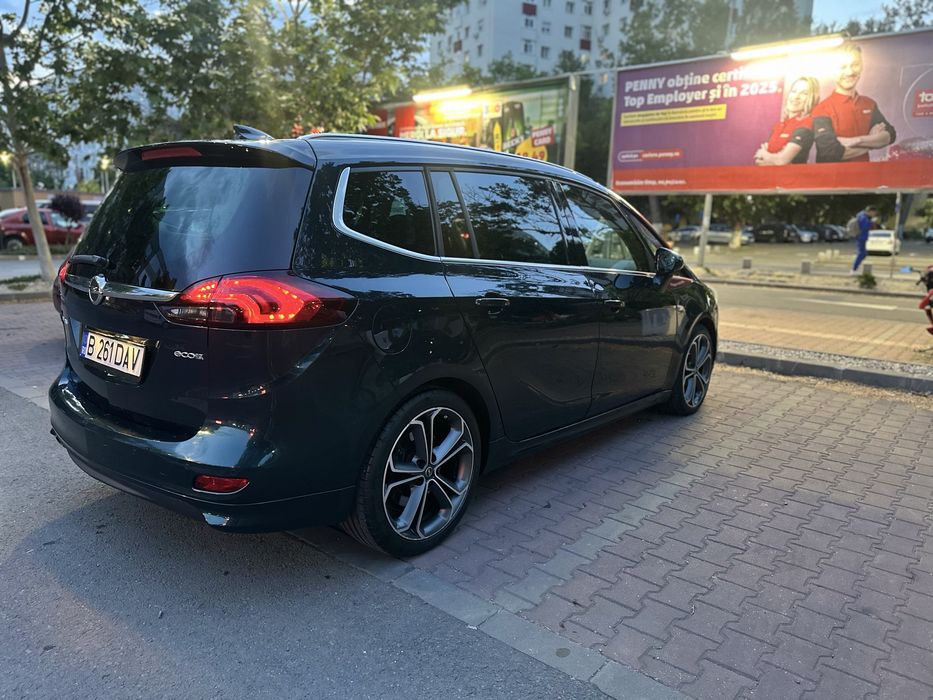 Opel zafira c opc line