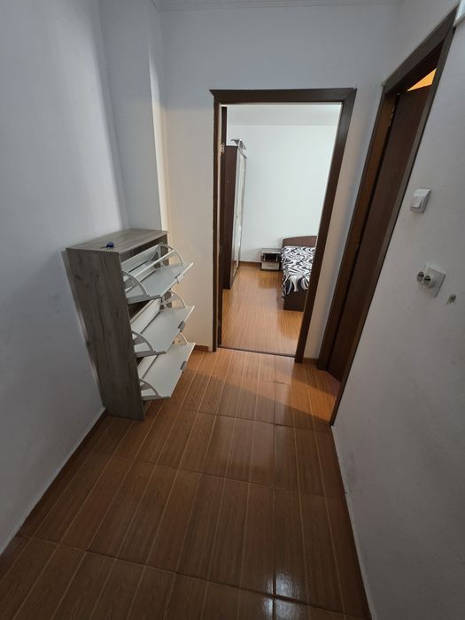 Vând sau închiriez garsonieră zona centrală et.1