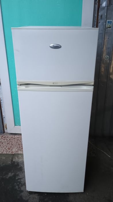 Frigider cu 2 uși Whirlpool.Asigur Transport