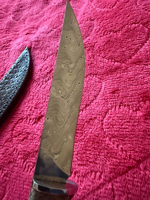 Нож стомана Damasteel