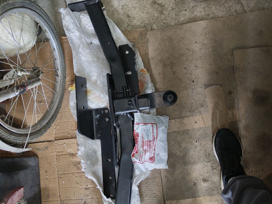 Фаркоп Тойота Прадо