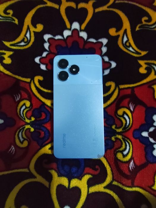 Срочно продам смартфон Realmi not 50