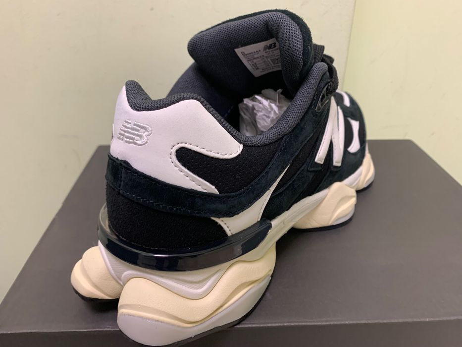 Нови мъжки маратонки New Balance 9060 черно бели 44 номер