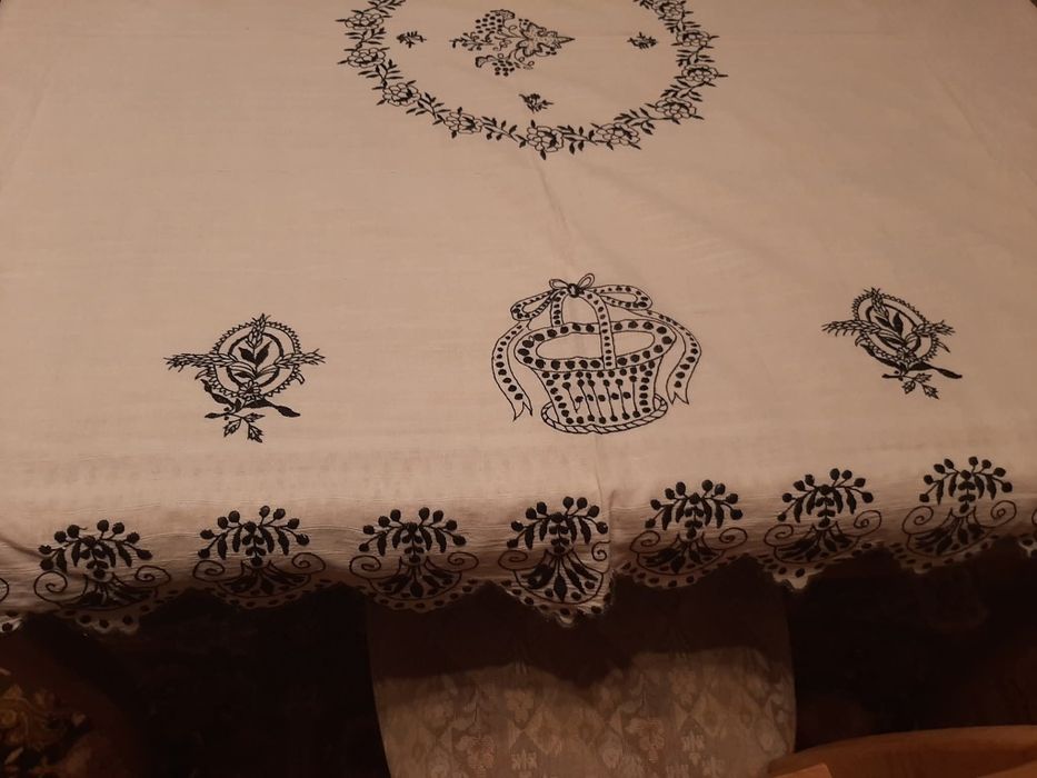 Fata de masa și ștergar