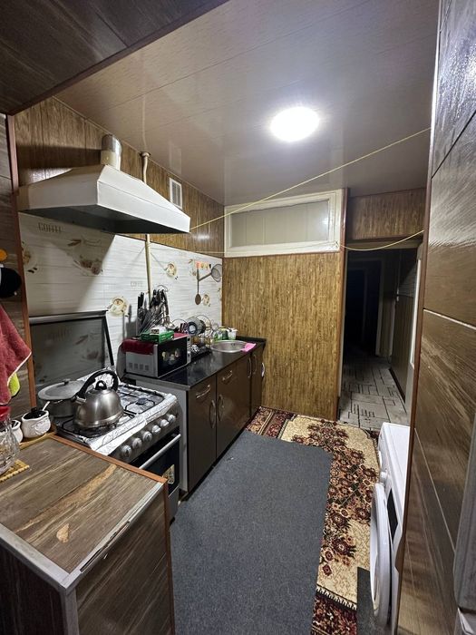 Srochna Gazalnekntda naxalfkada 3 domdaUy sotiladi 2 xonalik